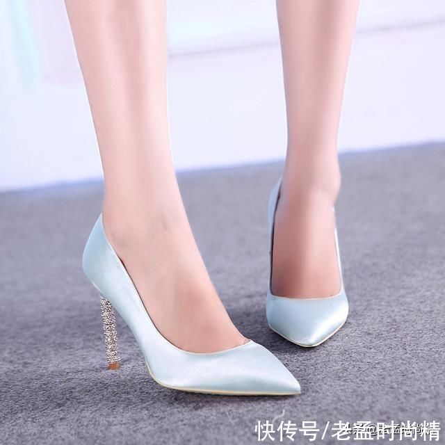 高跟鞋|女人爱高跟鞋不是没有道理的,显瘦显腿长特别的性感
