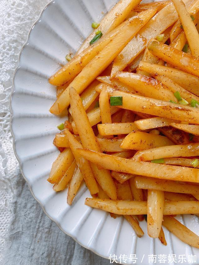 土豆泥|土豆最好吃最简单的做法,鲜香入味,成本不到1块钱,比肉还好吃