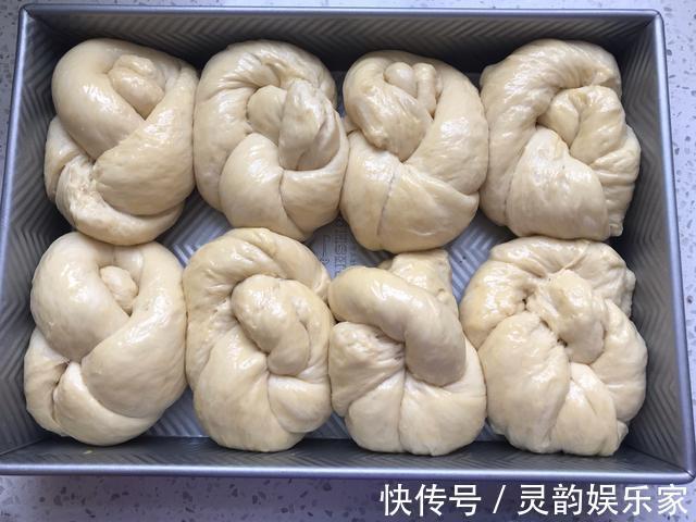 教你做玉米油老面包,发酵时冷藏3个小时,更松软香甜