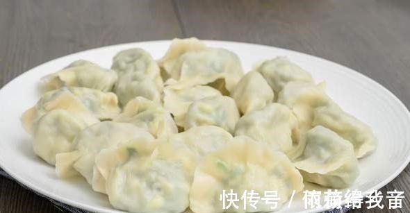 三伏天,我家只吃这馅的饺子,馅大味鲜香,一口一个太解馋了!