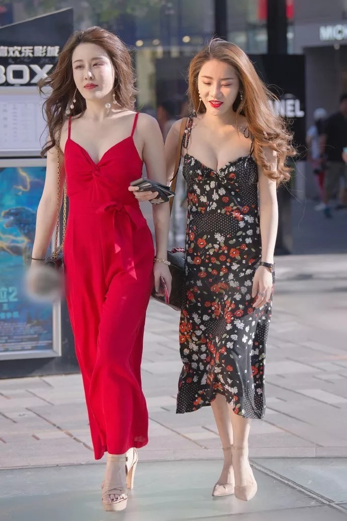 小姐姐|想要拥有时尚与浪漫,高跟鞋轻松为你打扮