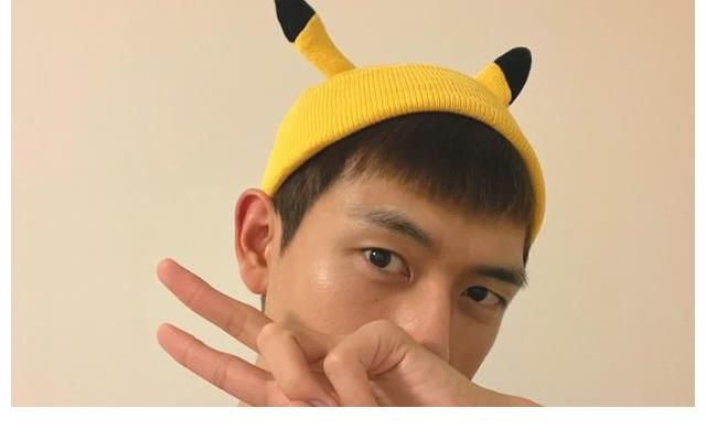 李现|霍思燕晒嗯哼吃雪糕视频,白衬衣少年好帅,“迷你版李现”没错了