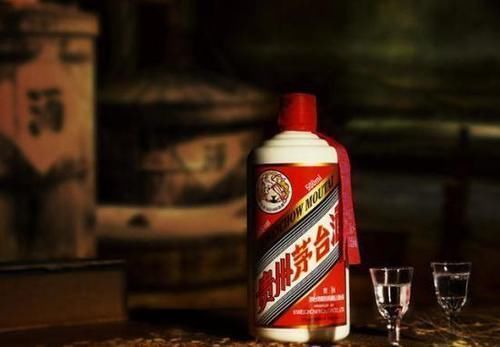 10元一瓶的普通白酒和2000元一瓶的茅台酒有什么区别?