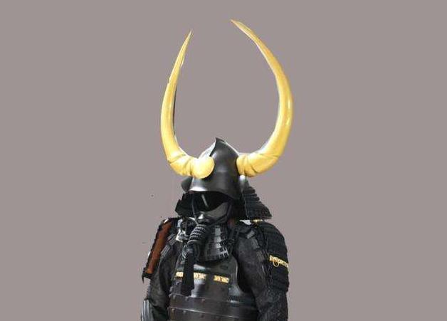 头盔|日本战国小巨人,上战场时喜欢戴一奇特头盔,却因此而遭炮轰