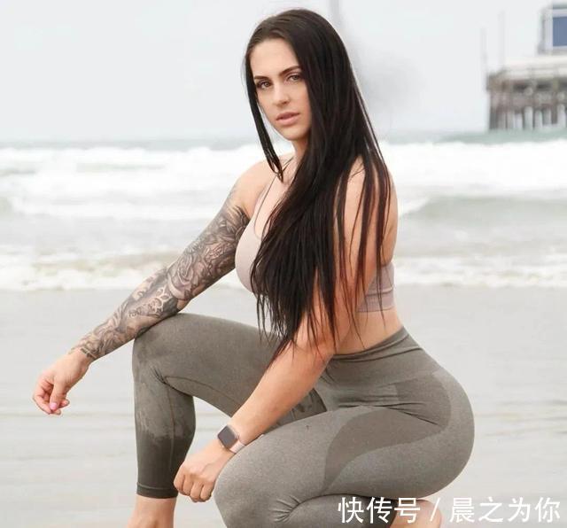 社交平台|美国女消防员晒健身照被举报,惨遭开除,难道是嫉妒身材太好?