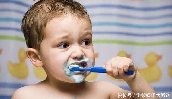 后牙|不同年龄的宝宝该如何刷牙爸妈必知的宝宝刷牙指南