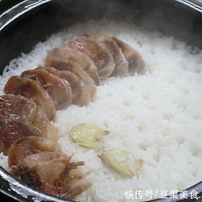 腊味煲仔饭|#乐享美味，超多鲜美# 腊味煲仔饭