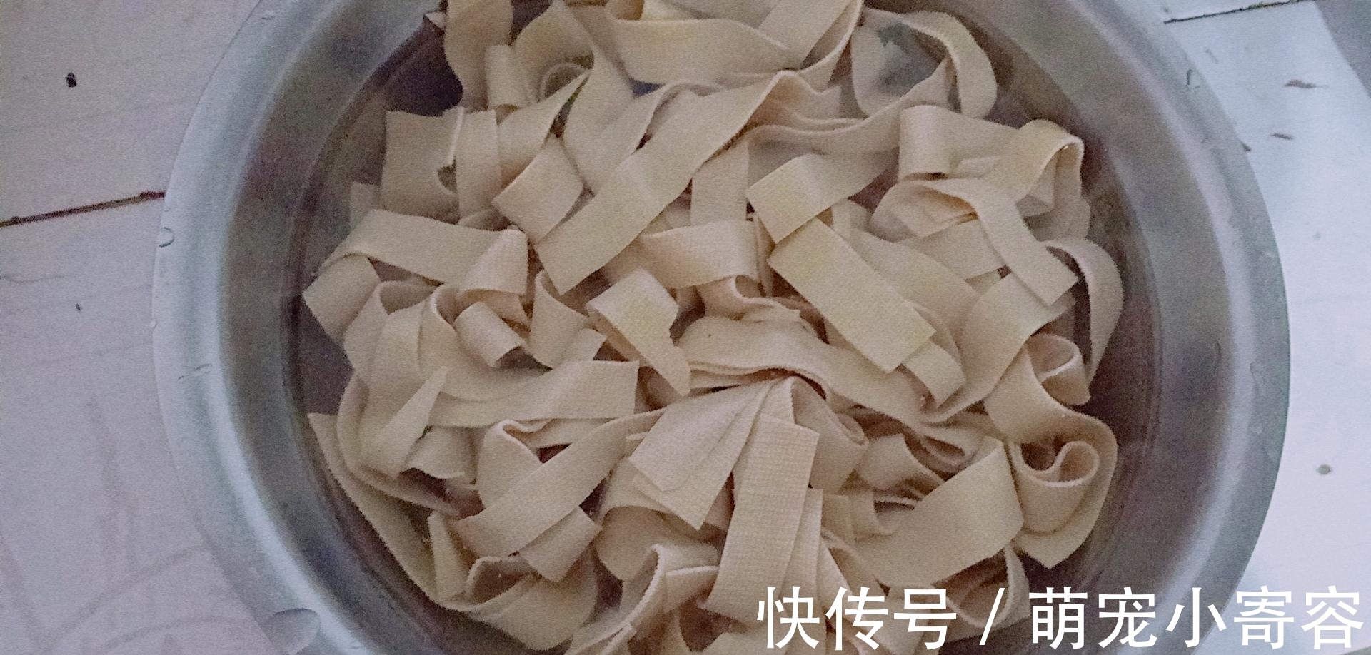 含有|它含有卵磷脂,可有效防止血管硬化,要预防心血管疾病,就吃它!