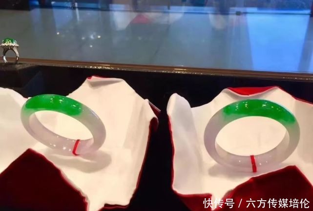 到底|挑翡翠,到底是越透越好,还是越绿越好?