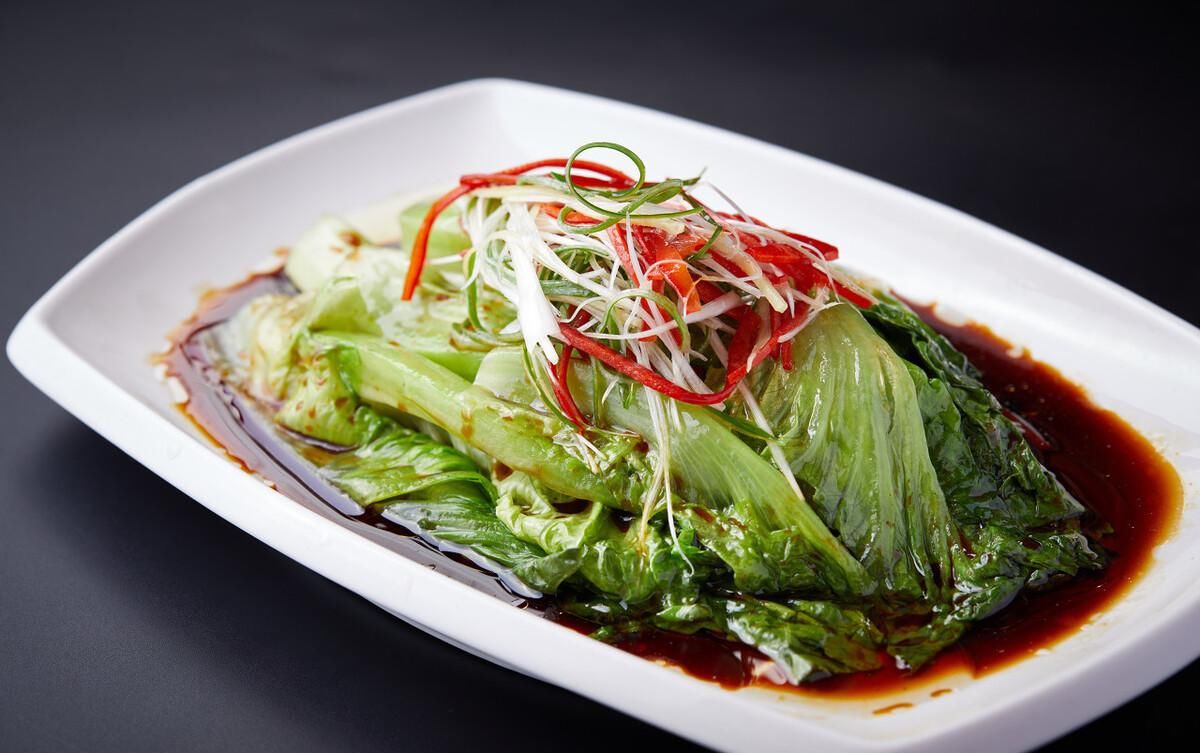 蚝油炒生菜，鲜香爽口，超美味的家常菜，做法简单，吃不腻的美食