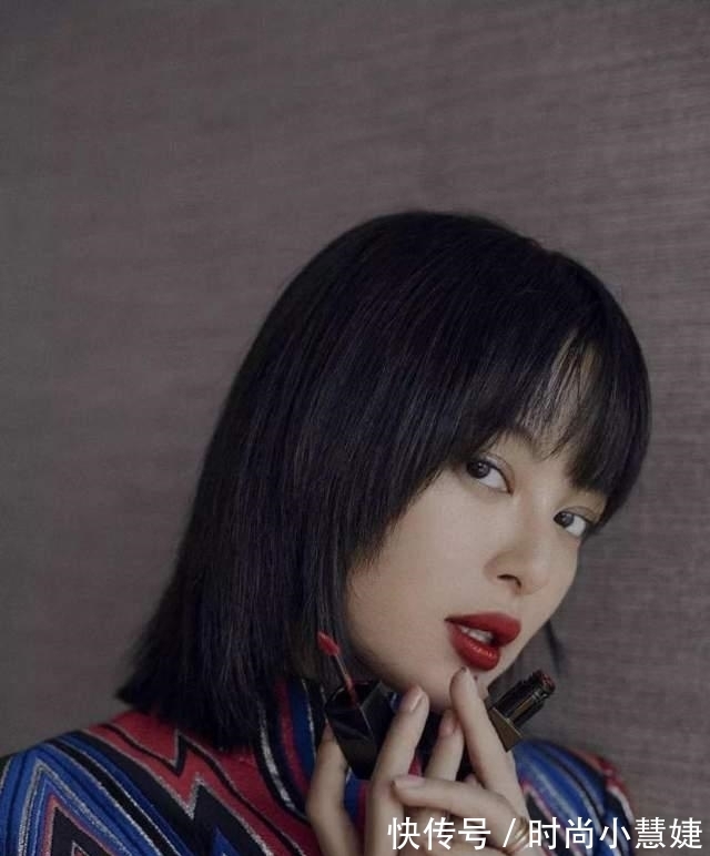 修饰 奔五的女人远离这5种“发型”,特别是第2种,难看显老还特土