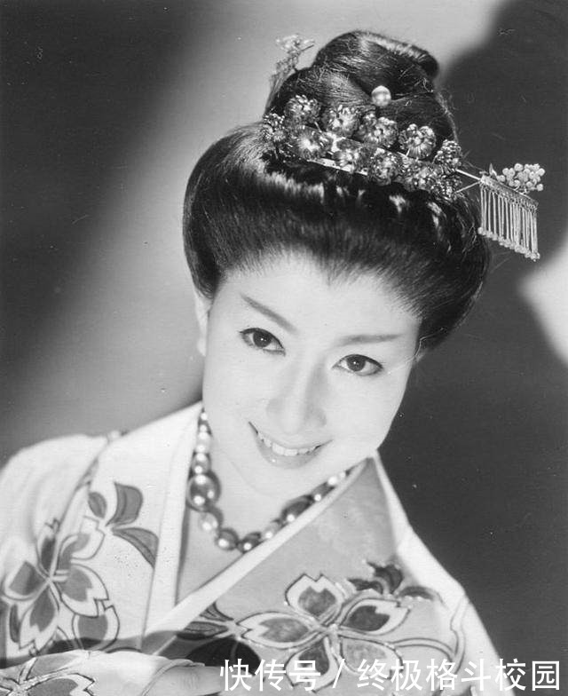 老板|老照片日本国民级美女被老板炒了鱿鱼，八年之后，公司垮了