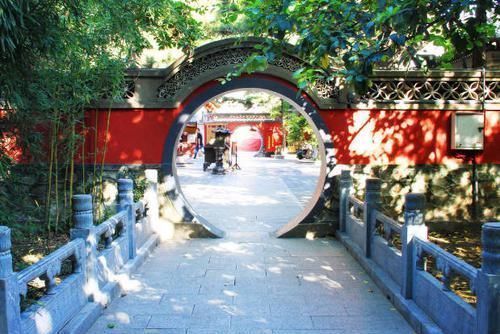 风景|中国建造的第一座寺庙，风景优美文物众多，每天有专人驻守