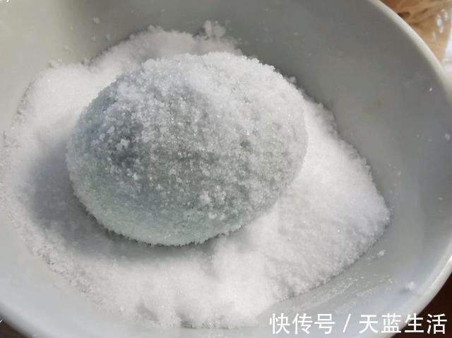 咸鸭蛋|腌咸鸭蛋最简单的方法，不用盐水不用泥，30天腌好，流油起沙