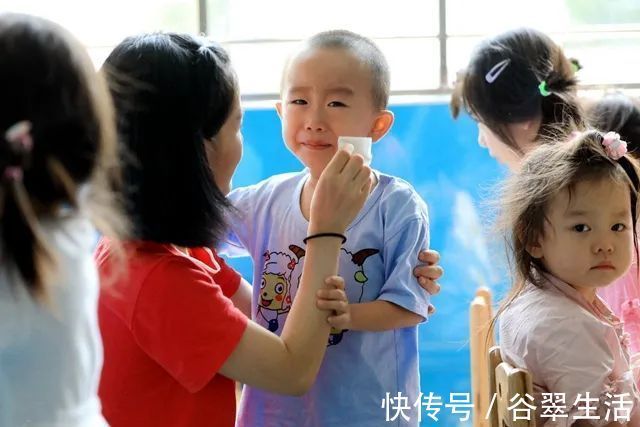 家长|孩子入园多天后,仍然不肯去幼儿园,往往和家长的五种行为关系大