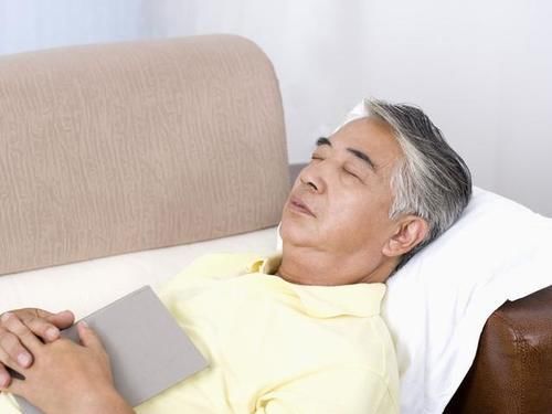 睡眠|为什么老年人晚上11点睡觉,第二天不到5点就醒了?
