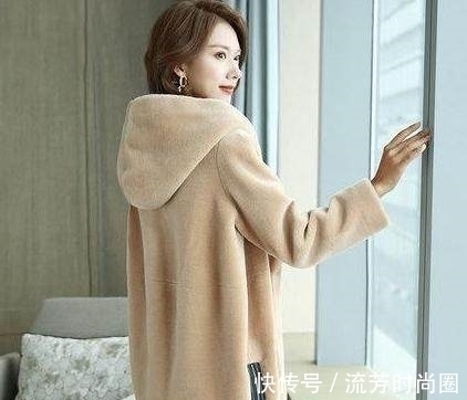 女人 今年流行的几款外套,50岁女人穿上年轻最少10岁,太好看了