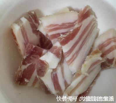 白酒|腊肉太咸怎么办?大厨教你1个小妙招,腊肉不咸不淡,味道刚刚好