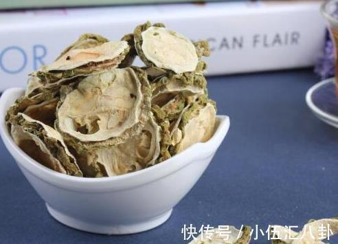 冬病夏治|湿气最怕几种“死对头”，水里撒2把，湿气排光，大肚子也没了！