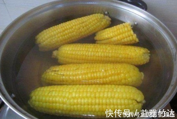 开水|原来煮玉米还分冷水下锅和开水下锅,以前都白吃了,此法煮才健康