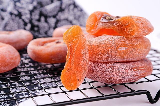 清喉|柿子好处多，吃柿子有什么功效和作用，有哪些禁忌