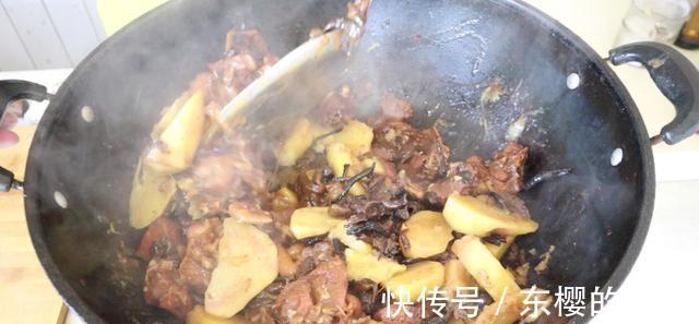 红烧鸡块|炖鸡肉时,多加一种这食材,肉香汤更香,泡米饭多吃3大碗