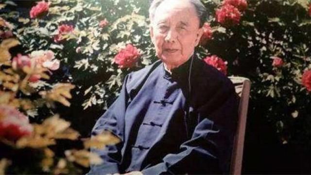  自尽|郭沫若去世后，妻子在遗物中发现一张旧照，不久后选择自尽