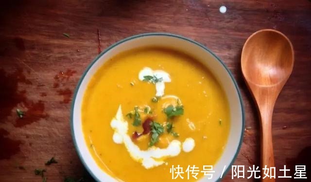 秋季常备食材自制香甜绵密南瓜泥，万圣节大餐南瓜浓汤、黄金炖饭！