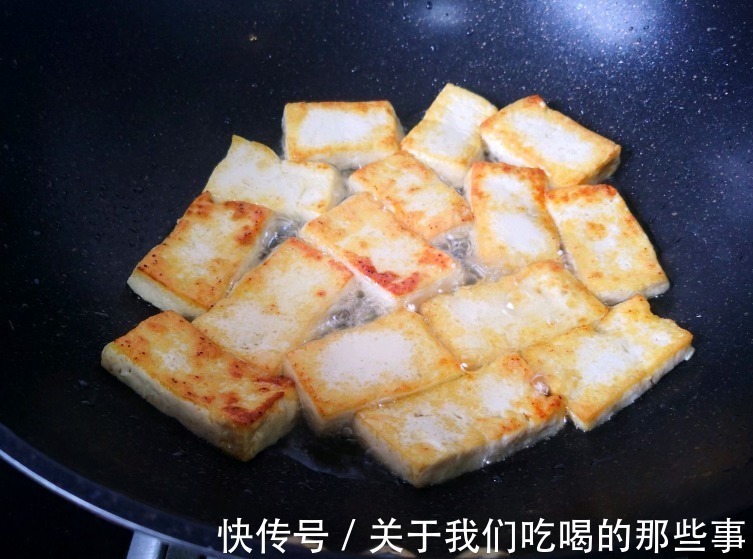 豆腐|大冬天,吃萝卜不如吃它,营养高还不胖,煎一煎外酥里嫩,特下饭