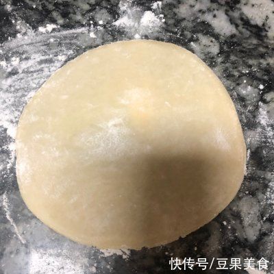 掉渣|美味调剂生活，酥到掉渣～椰蓉开口酥不可错过