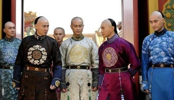 皇帝|康熙老来得子,因年龄太小被雍正当做“儿子”来宠,享三朝皇帝青睐