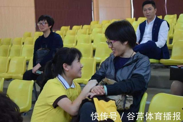 出国留学|女儿出国留学17年音信全无,父母身患癌症,她却改名换姓成为教授