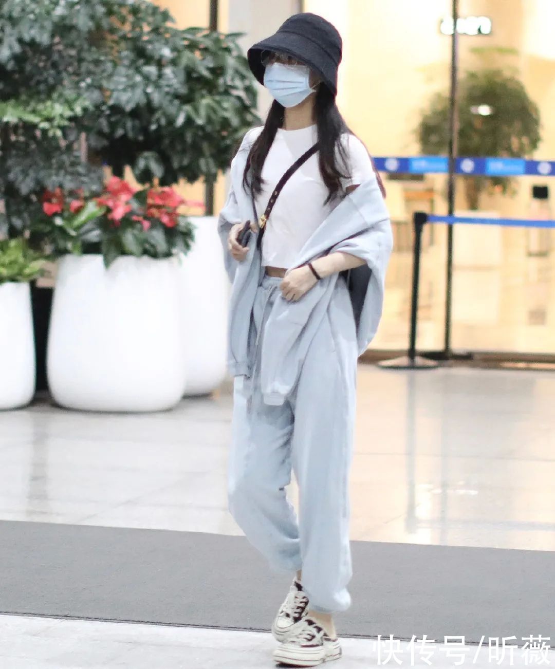  跟着|跟着BLACKPINK Girls穿运动套装，我可以5分钟内漂漂亮亮出门