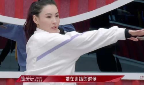 金巧巧遭淘汰自侃翻红失败，后悔来节目，录300小时镜头仅几分钟