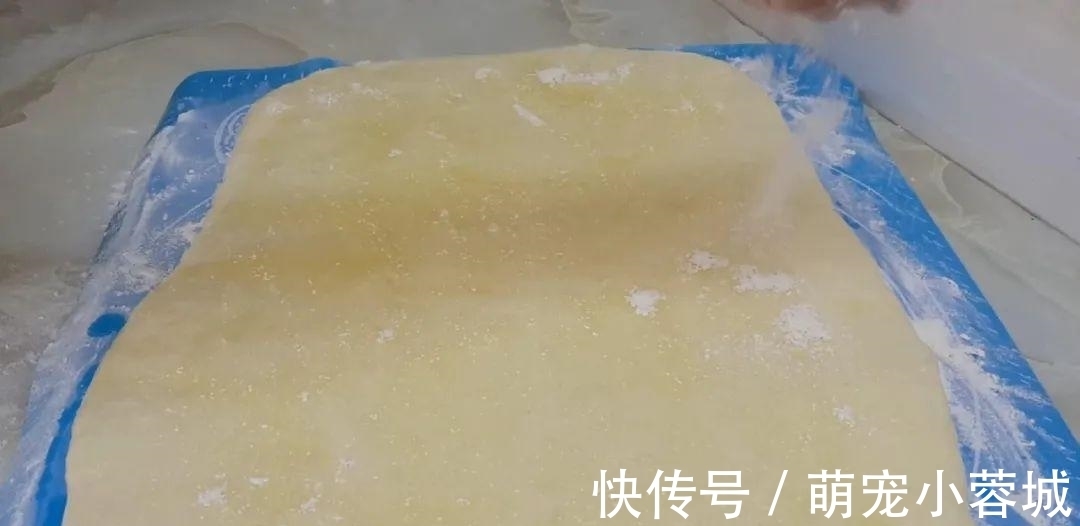 面粉这样做才好吃，加几勺白糖，外皮焦脆又营养，出锅孩子抢着吃