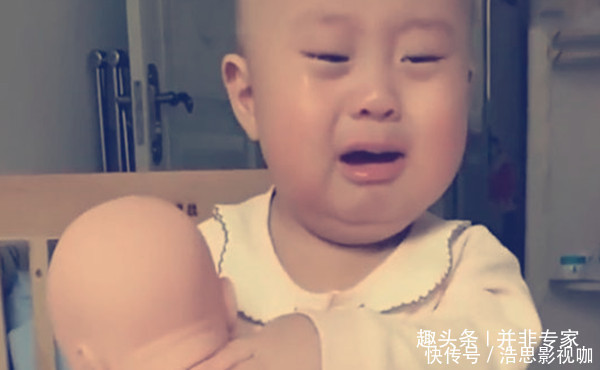 大宝|“妈妈给你生个弟弟”，孩子看到“弟弟”的反应，噗！没忍住