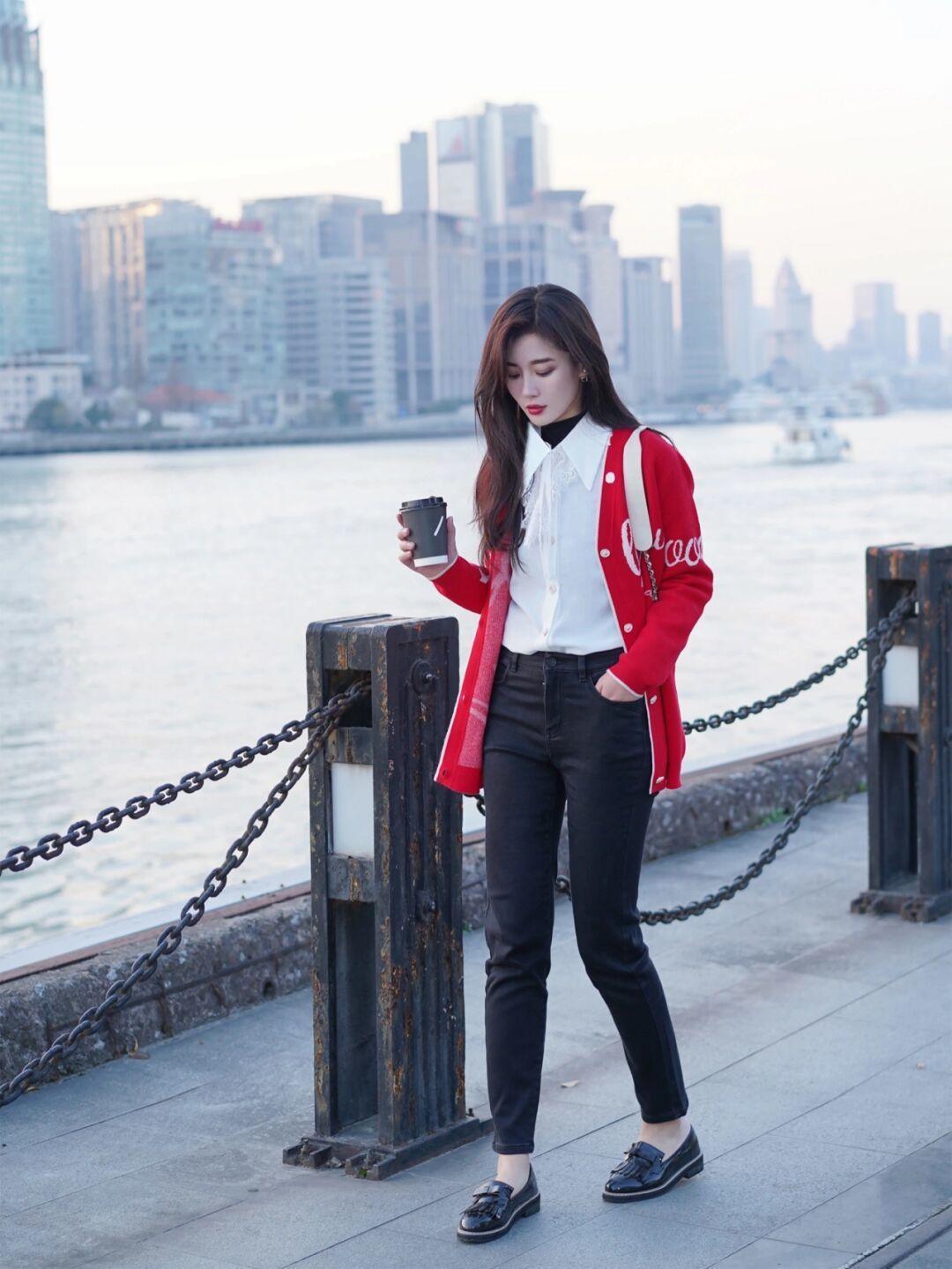 穿搭 冬季穿衣不够优雅?试试温柔大气的“毛衣”,保暖洋气还气质