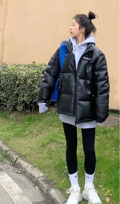 鲨鱼裤＋老爹鞋，今年秋冬超火的穿法，明星都很上头