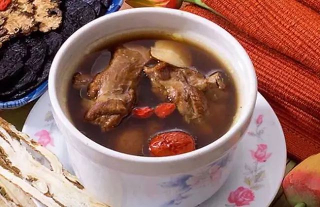 猪脚|女人吃什么补血最快，皮肤嫩，衰老慢？就是它