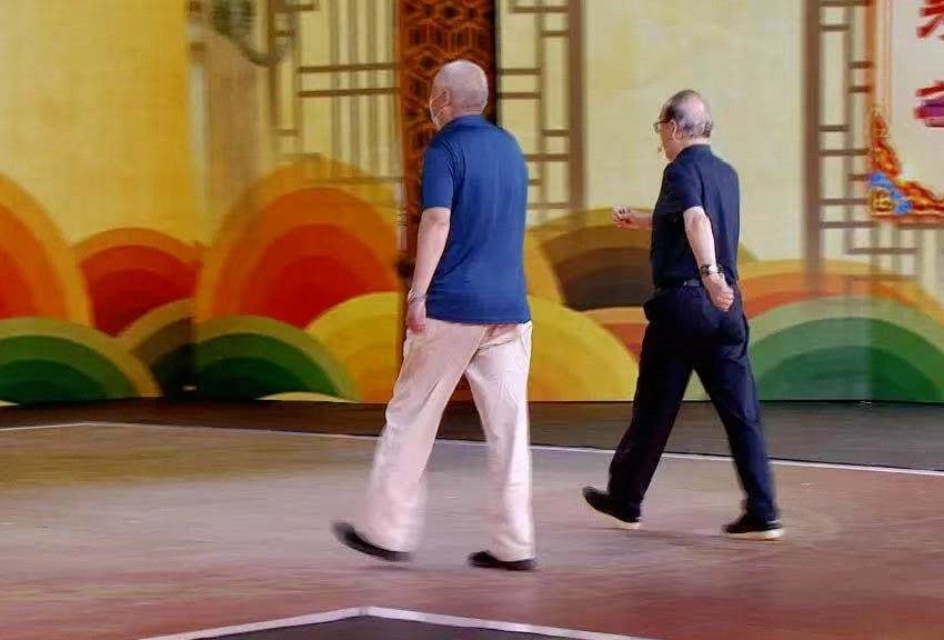 晨起|晨起第一步，脚痛得不得了？你可能是得了这种病 3个动作，帮你减轻疼痛