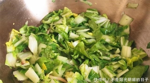 春天,这菜2块钱一斤便宜,加些肉丝炒一炒特下饭,家人爱吃