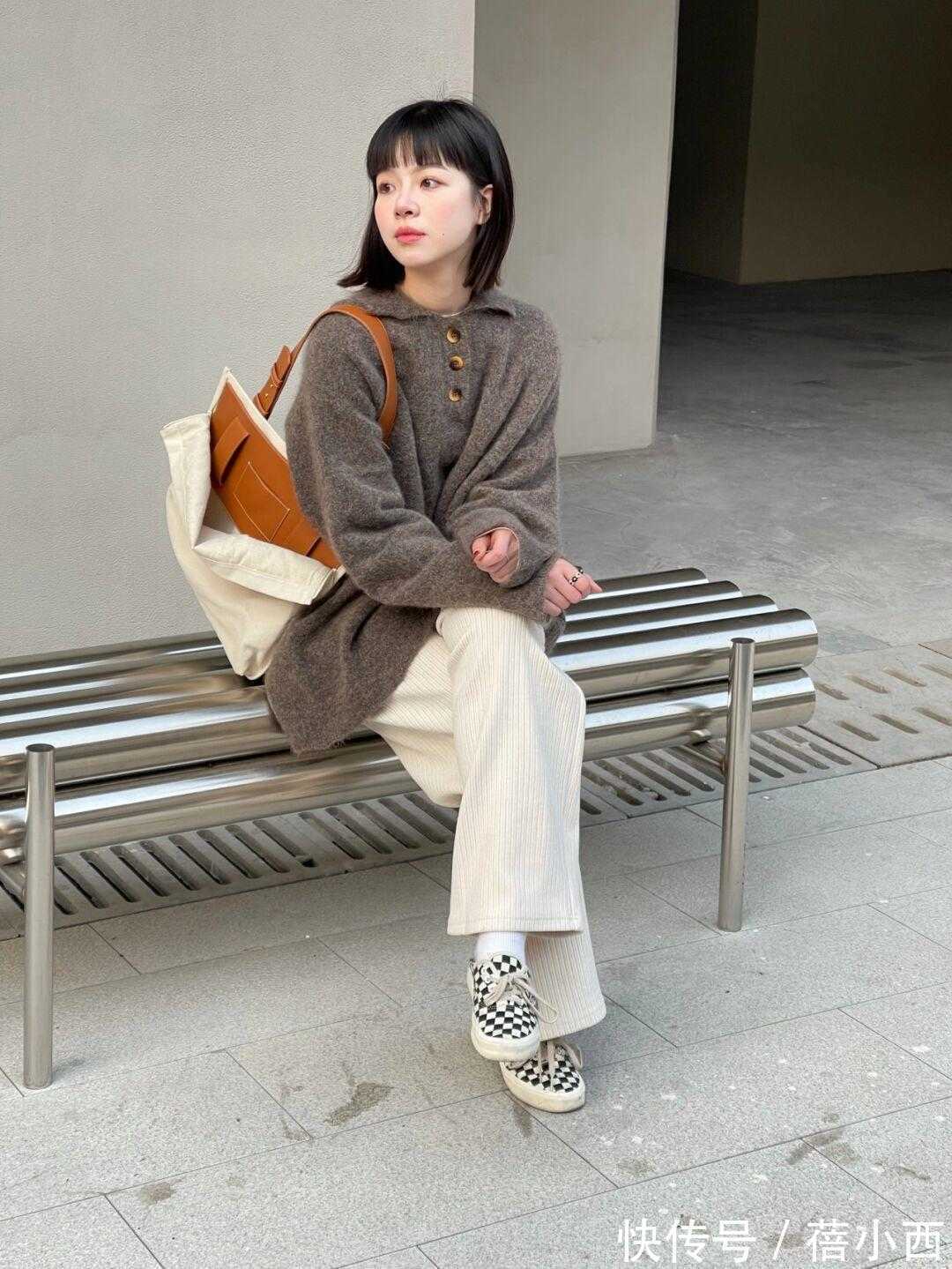 毛衣|原来“小白裤”这么显瘦,搭配羽绒服、毛衣都洋气,时髦精快学!