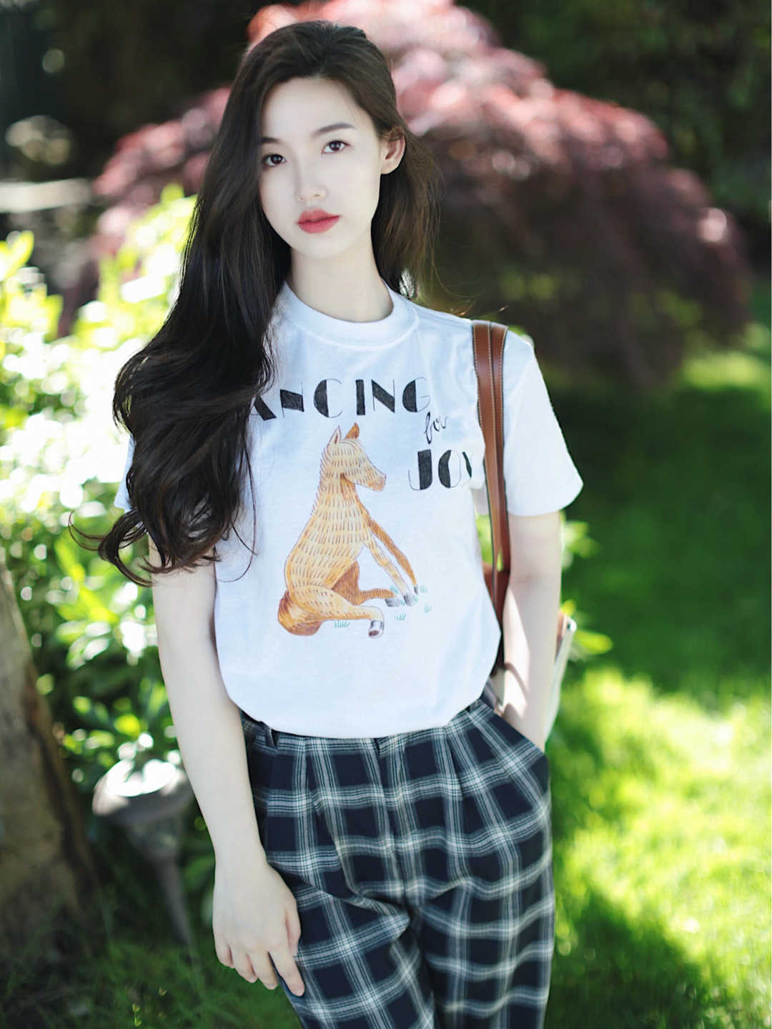 纯色|夏季这样搭,凉快的同时还更舒适又时髦,条纹衫搭五分裤,超洋气