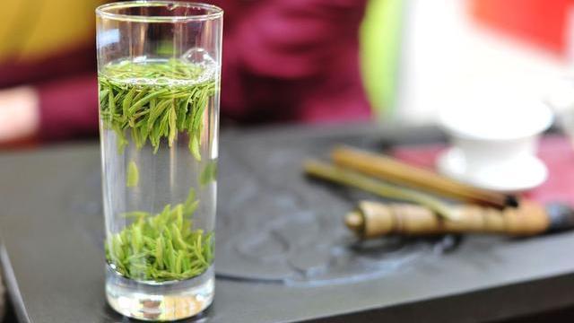 湿气|女人湿气重,身体三处会“变黄”,常喝四水,祛湿排毒一身轻