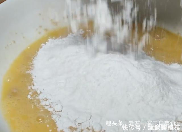 面粉别蒸馒头了,教你面包懒人做法,不烤不蒸,松软香甜又拉丝