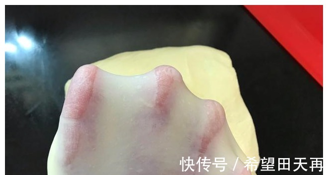 生吐司|私藏的吐司配方，多加一步柔软拉丝，放凉也不硬，新手一次成功！