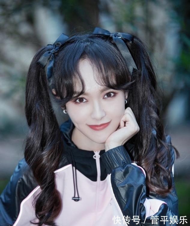 双马尾 别再披头散发了!这4款“发型”才够美够撩人,总有一款适合你