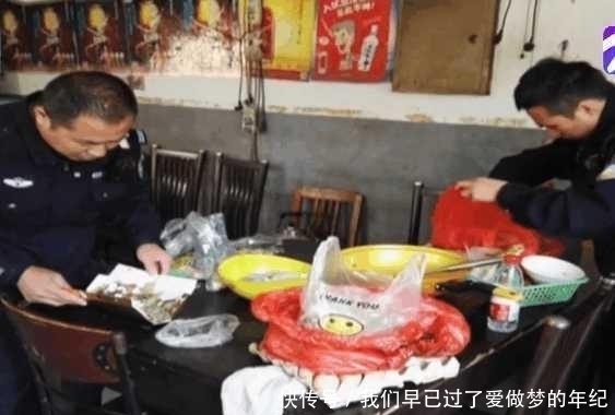 面条|男子面馆吃面,越吃越上瘾,觉得不对劲带碗面去检查,结果令人气愤