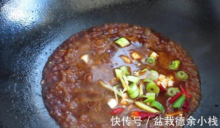 豆腐|豆腐这样做很下饭,从小吃到大,百吃不厌,用来拌饭汤汁都不剩!
