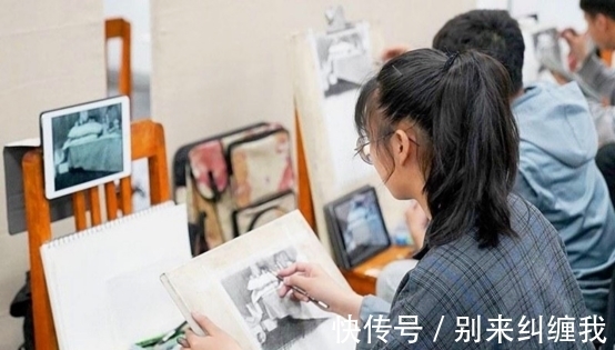 学渣|有一种灾难叫美术学渣的画,各路明星难逃一劫,铁粉忍不了